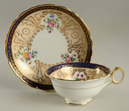 T1612 Footed Cup & Saucer Set