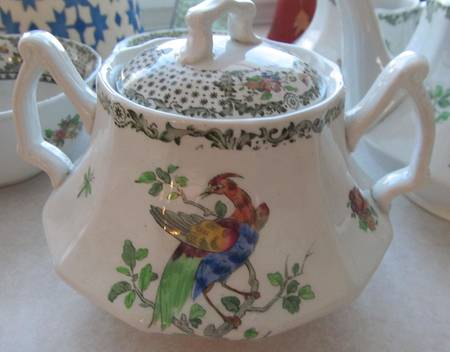 V1693 Sugar Bowl & Lid