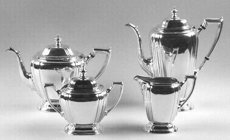 7010 (Silverplate, Hollowware) (4 Piece) Silverplate Tea Set