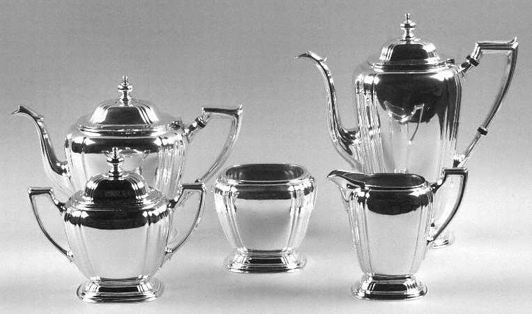 7010 (Silverplate, Hollowware) 5-Piece Plated Tea Set (with Waste)