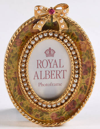 Old Country Roses Chintz Collection Jeweled Oval Picture Frame