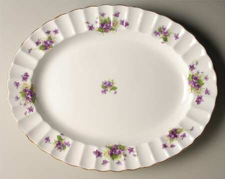 Violet (Fluted) 15" Oval Serving Platter