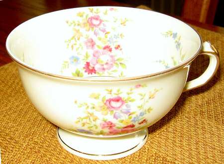 ROI36 Footed Cup