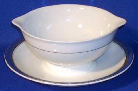 Tabriz Gravy Boat with Attached Underplate