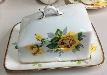 Royal Rose Cheese Dish with Lid (Wedge)