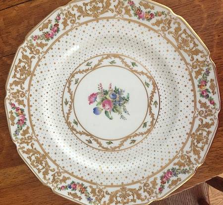 HB9550 by Royal Doulton