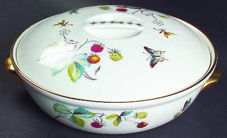 Strawberry Fair (Oven To Table, Gold) 1 Qt Round Covered Casserole