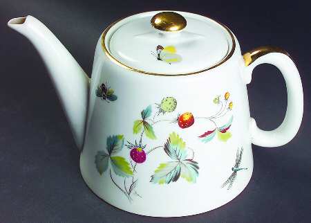 Strawberry Fair (Oven To Table, Gold) Teapot & Lid
