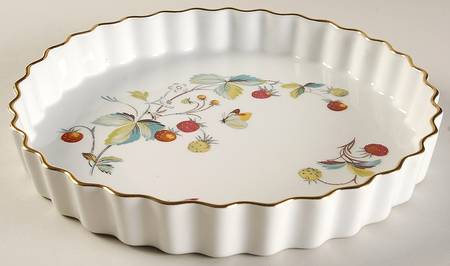 Strawberry Fair (Oven To Table, Gold) 10" Quiche