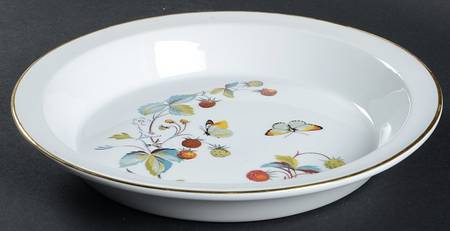 Strawberry Fair (Oven To Table, Gold) Pie Serving Plate