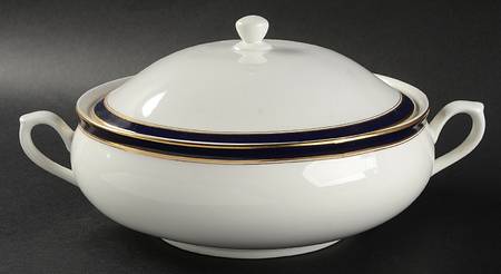 Colonnade Blue Round Covered Vegetable