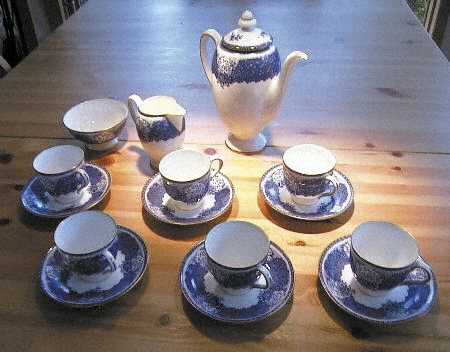 H4693 Footed Cup & Saucer Set
