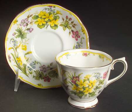 Country Bouquet Collection Footed Cup & Saucer Set