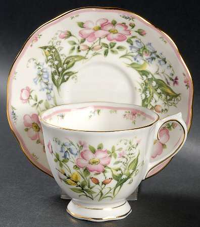 Country Bouquet Collection Footed Cup & Saucer Set