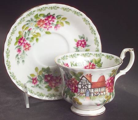 English Country Cottages Footed Cup & Saucer Set