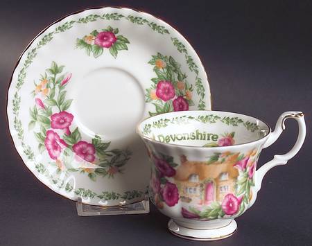 English Country Cottages Footed Cup & Saucer Set