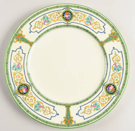 V7437 Dinner Plate