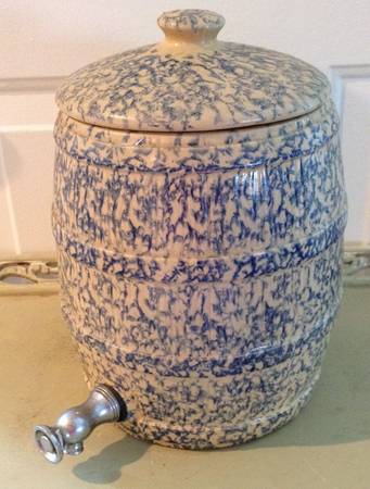 Spongeware Blue Beverage Dispenser & Lid