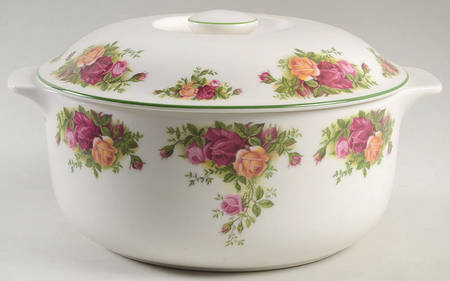 Old Country Roses White (Green Trim) 2.75 Qt Round Covered Casserole