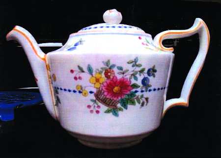 RD112 Teapot & Lid