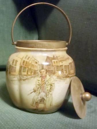 Dickens (Green Trim) Biscuit Barrel & Metal Lid