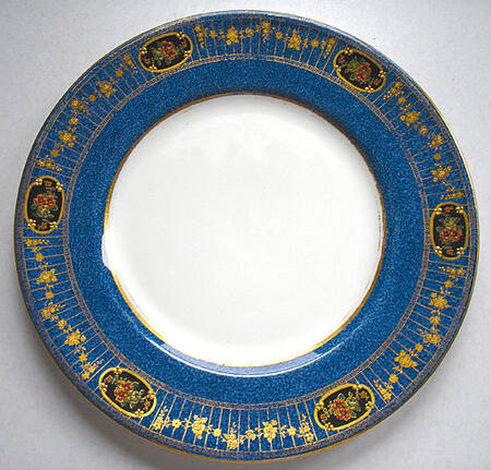 H1279 by Royal Doulton