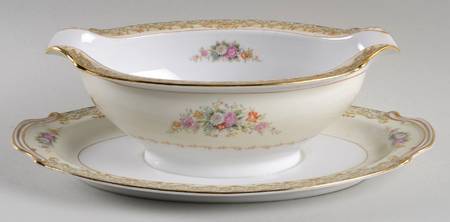 RO11 Gravy Boat with Attached Underplate