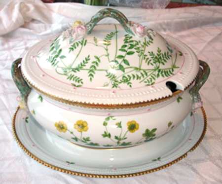 Flora Danica (735 Series) Tureen & Lid w/Underplate