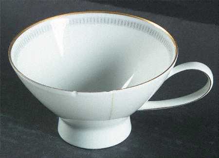 R962 Footed Cup