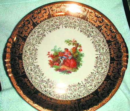 RYL153 Handled Cake Plate