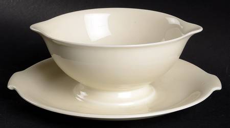 Aida (Cream) Gravy Boat with Attached Underplate