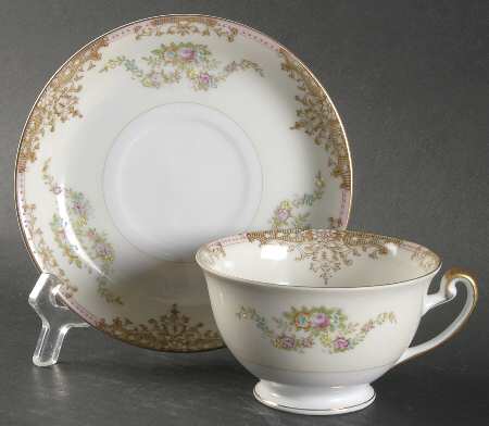 REG14 Footed Cup & Saucer Set