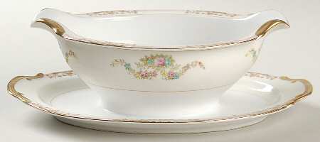 REG14 Gravy Boat with Attached Underplate