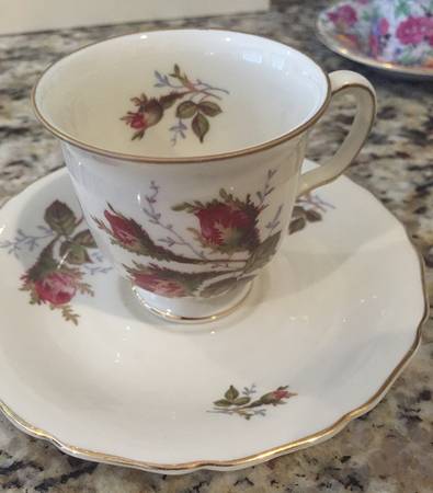 R985 Footed Demitasse Cup & Saucer Set