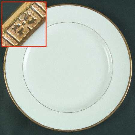 HB9556 by Royal Doulton