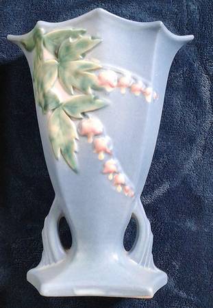 Bleeding Heart Blue 8" Fan Vase