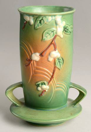Snowberry Fern Green 8" Handled Vase