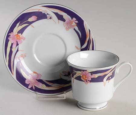 RSA8 Footed Cup & Saucer Set