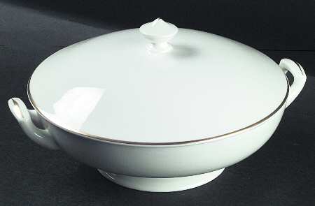 Strathmore (Garrick Shape) Round Covered Vegetable