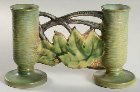 Bushberry (Green Background) Gate Vase (Double Bud)
