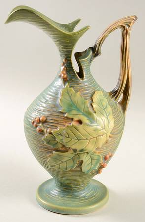 Bushberry (Green Background) 10" Ewer