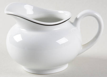 R6L1 Black Creamer