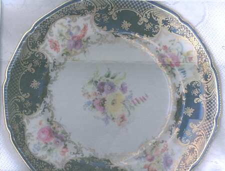 RD124 by Royal Doulton