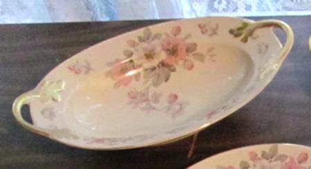 R1009 8" Oval Vegetable Bowl