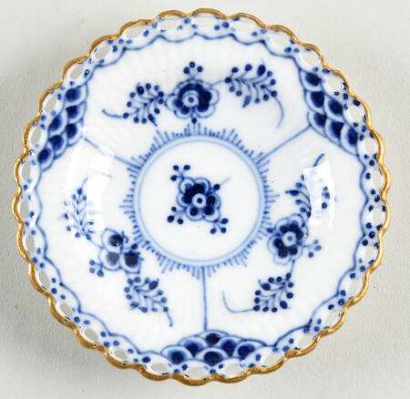 Blue Fluted Full Lace (Gold Trim) Butter Pat