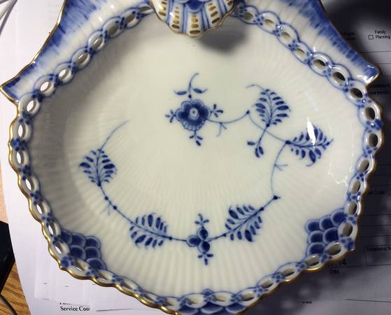 Blue Fluted Full Lace (Gold Trim) Pickle Dish