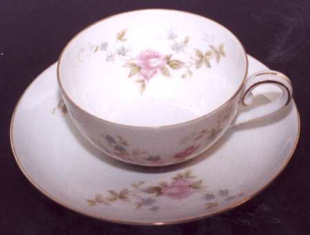 R1010 Flat Cup & Saucer Set