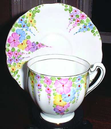 533 Footed Cup & Saucer Set