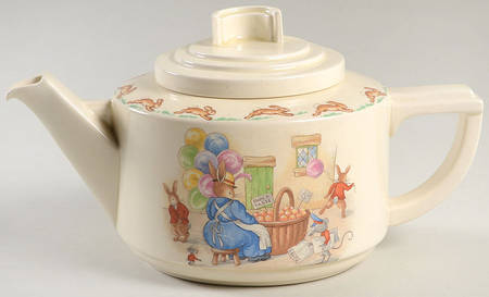 Bunnykins (Casino Shape) Teapot & Lid
