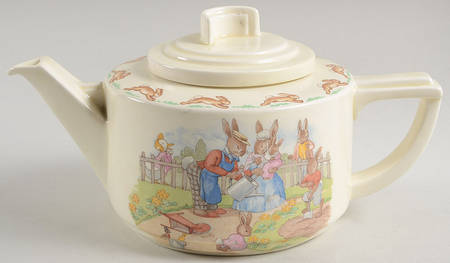Bunnykins (Casino Shape) Mini Teapot & Lid